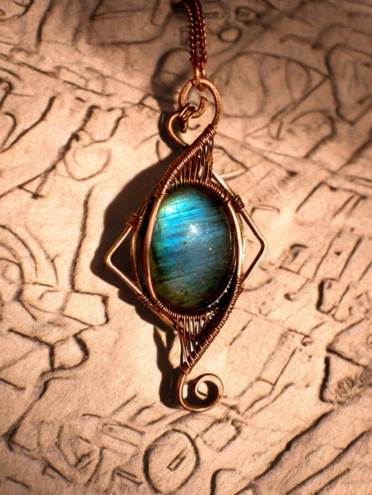 Necklace "Harmony" scolécite and copper