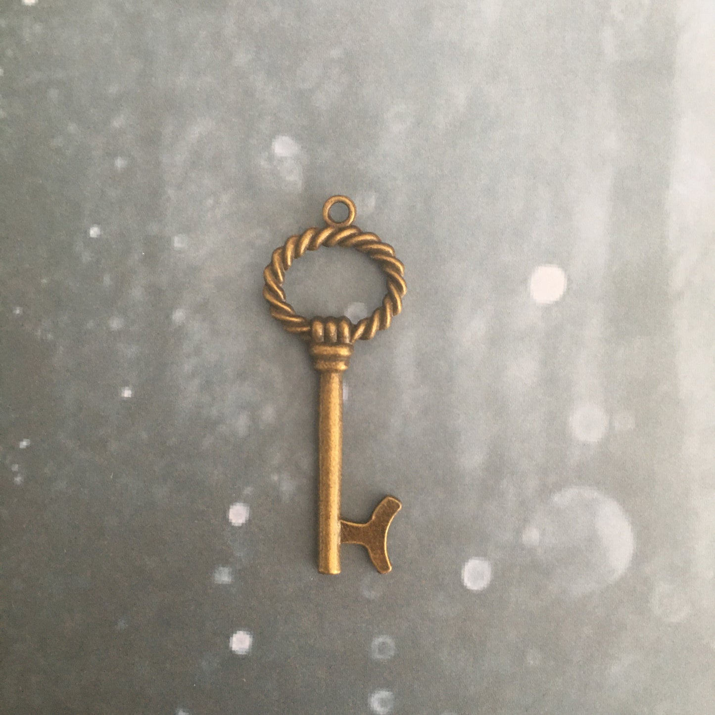 bijoux CLEF VOLANTE- plusieurs modèles