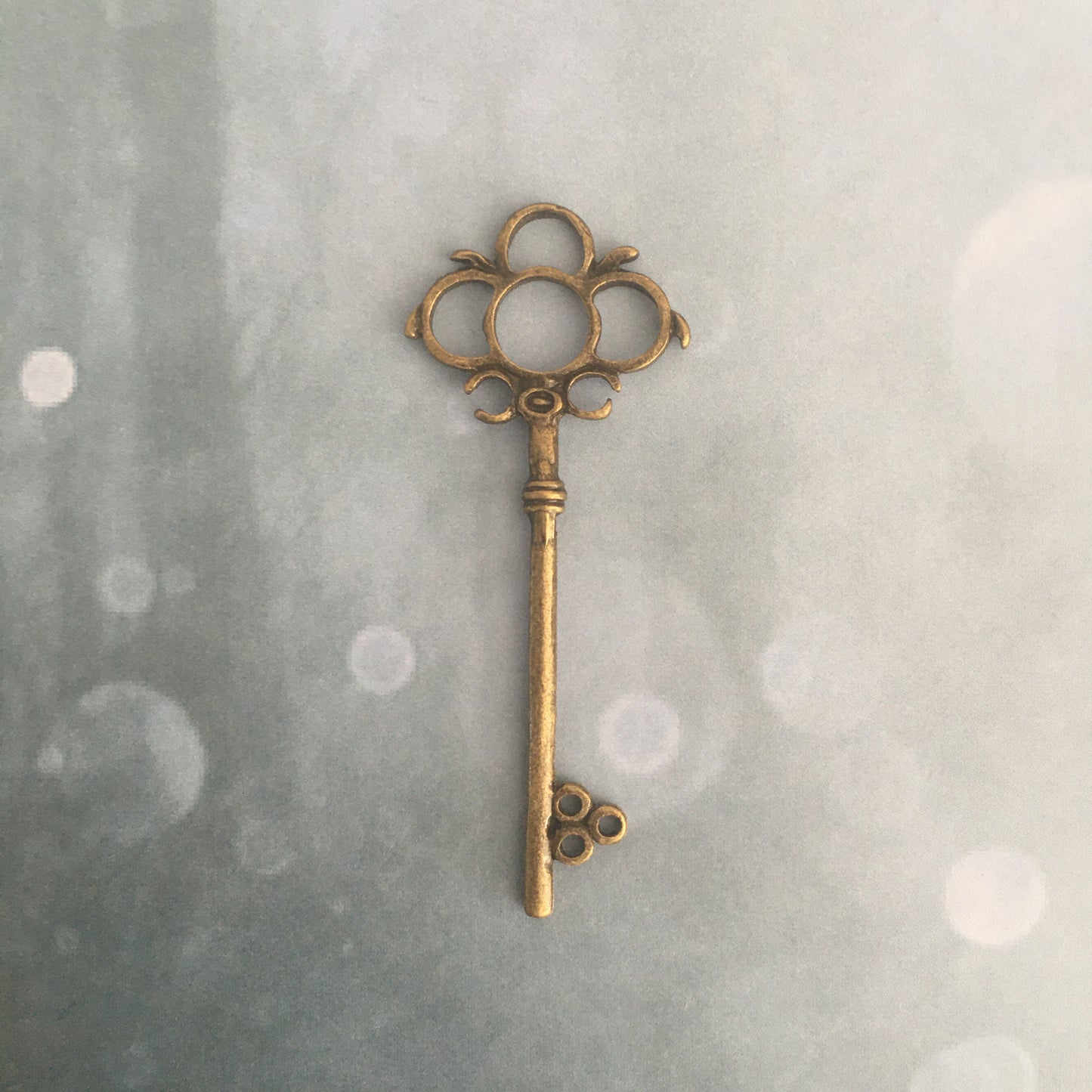 bijoux CLEF VOLANTE- plusieurs modèles