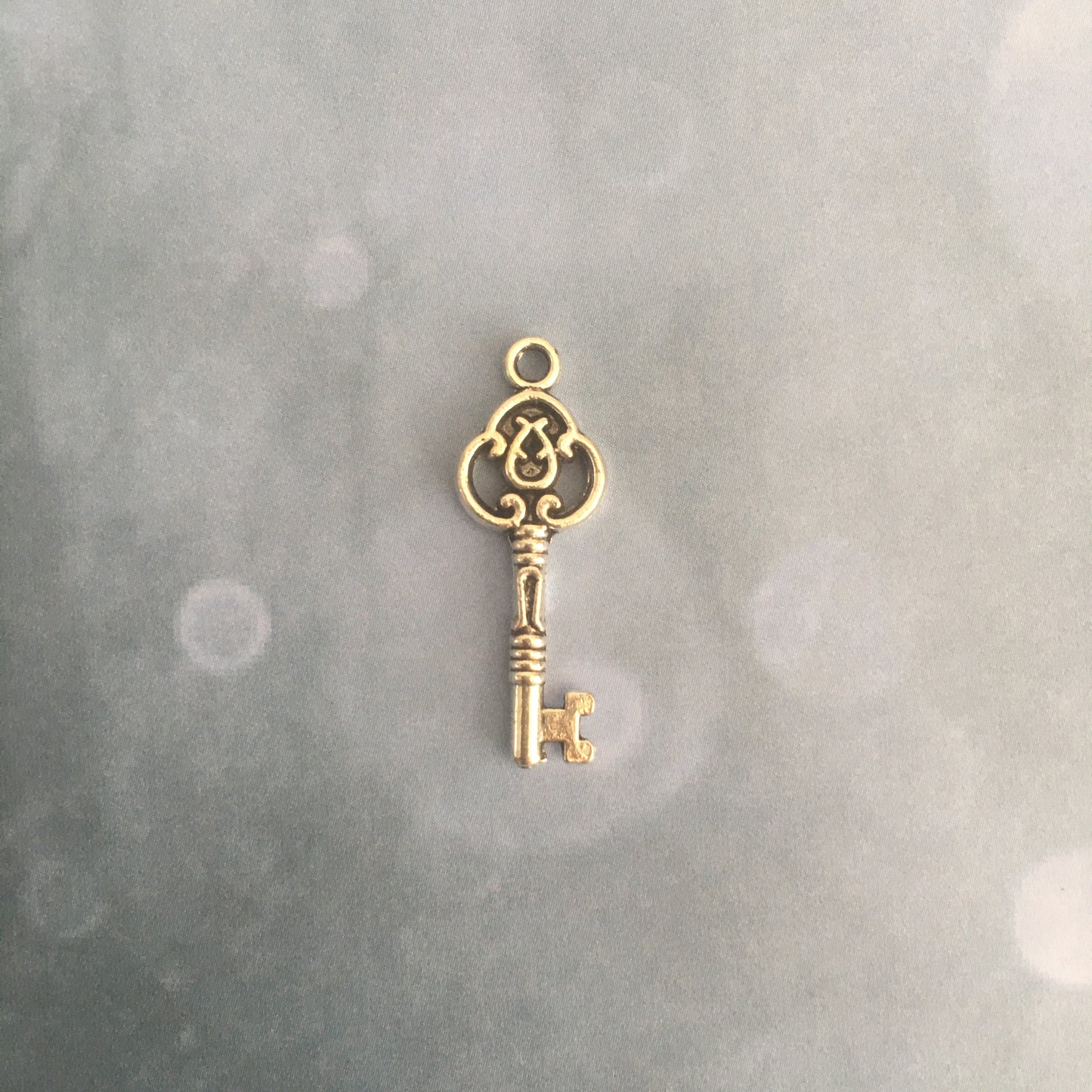 bijoux CLEF VOLANTE- plusieurs modèles