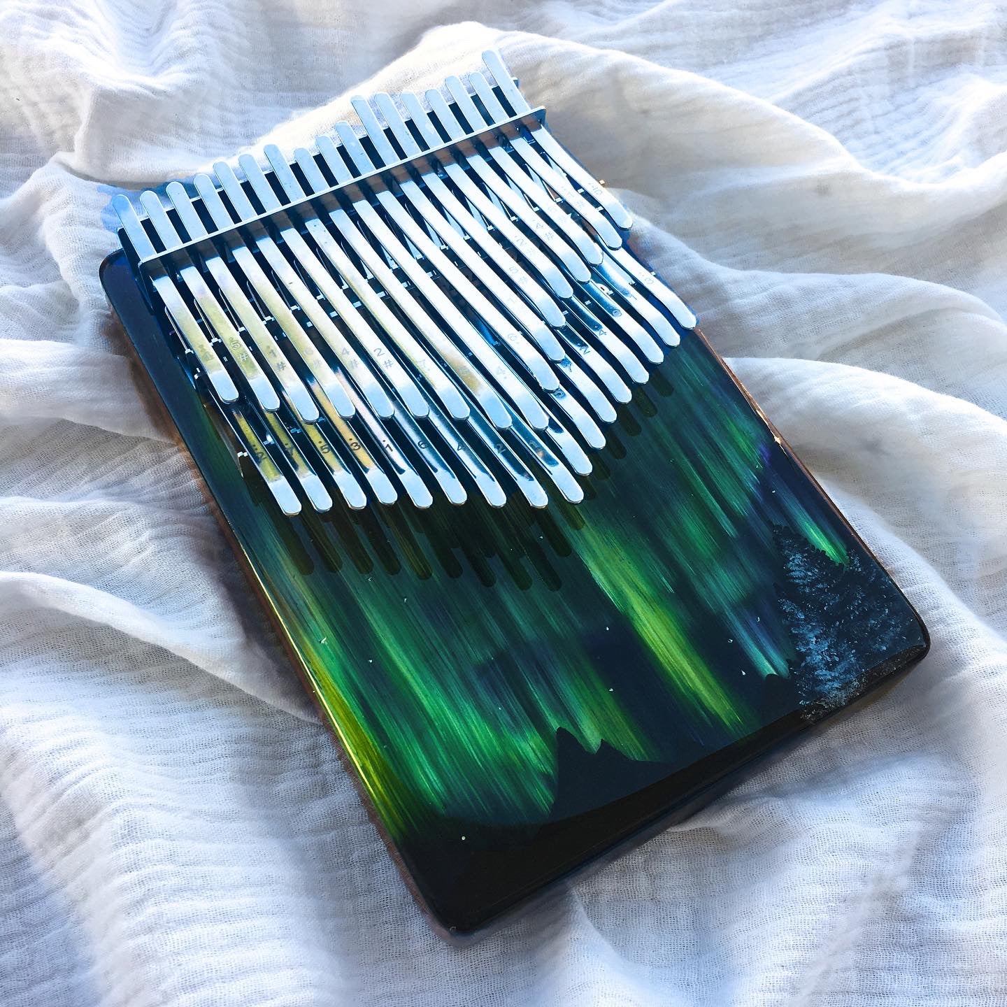 Kalimba Chromatique 34K POOPOOPIDOO UTOPIA- "BOREALIS" - Sapele et résine